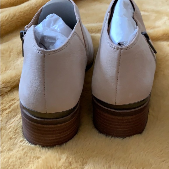 Low Booties - Picture 2 of 4